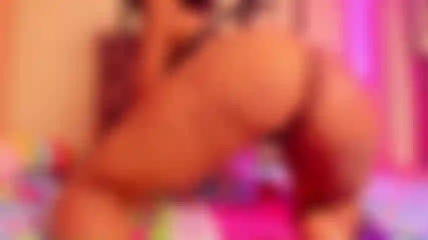 J'ai vu le gode et j'ai voulu le sucer.