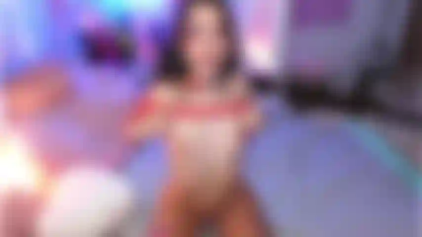 J'adore me faire baiser par votre grosse bite, monsieur ! Je vais essayer si fort d'être une bonne fille pour toi.