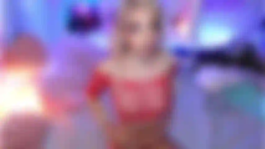 Me masturbe et chevauche un gode. Je vais te baiser jusqu'à ce que nous jouissions tous les deux !