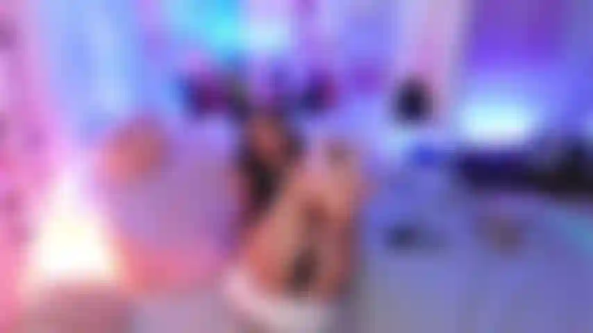 Lovense taquine et mendie du sperme. Je veux ton sperme partout - sur mes joues, sur mes lèvres, sur mes jolis seins !