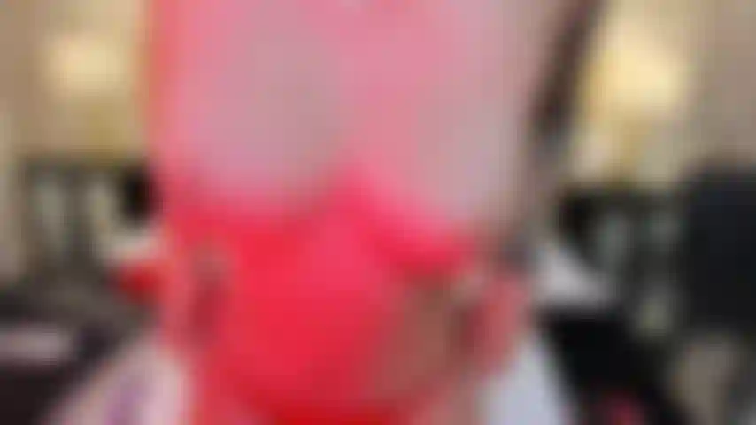 Mon corps bouge de son plein gré, il veut te faire tomber en tentation, histoire de te faire venir jouer dans mon lit. Viens te conduire mal avec moi !