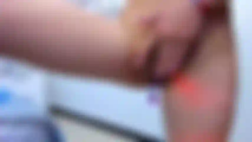 Ici vous pourrez découvrir de nouvelles choses et vous serez remplie de beaucoup de plaisir, n'hésitez pas à venir vous amuser et mouiller ma chatte serrée.