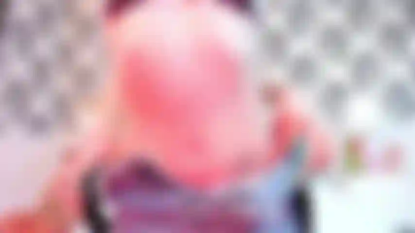 Est-ce que ta bite rentrerait dans mon cul ?