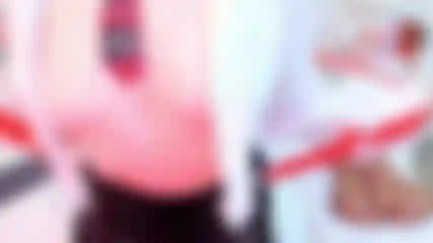 Je veux ta bite dure au fond de ma douce petite chatte.