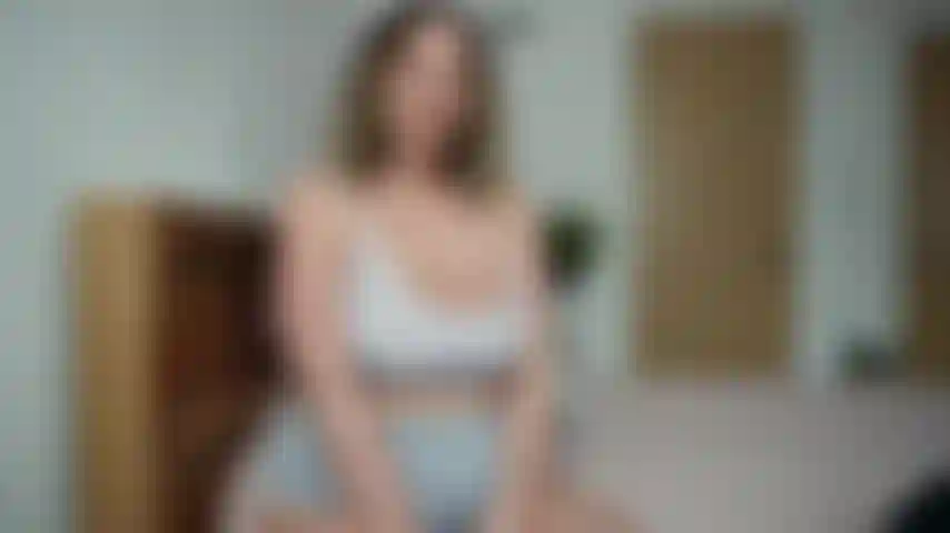 Burp fetish - votre colocataire d'université est une reine des rots.
