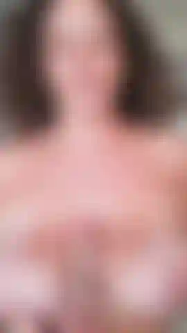 Baise des seins avec compte à rebours (orientation portrait).