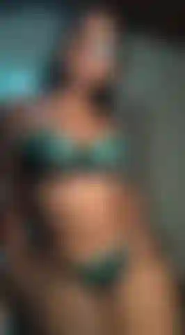 Je veux que tu continues à me toucher avec désir, que tes caresses m'amènent à mon plaisir maximum😈.