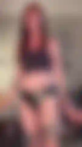 Due to copy infringements, Scarlett is dancing but you can't here the song (6 underground)