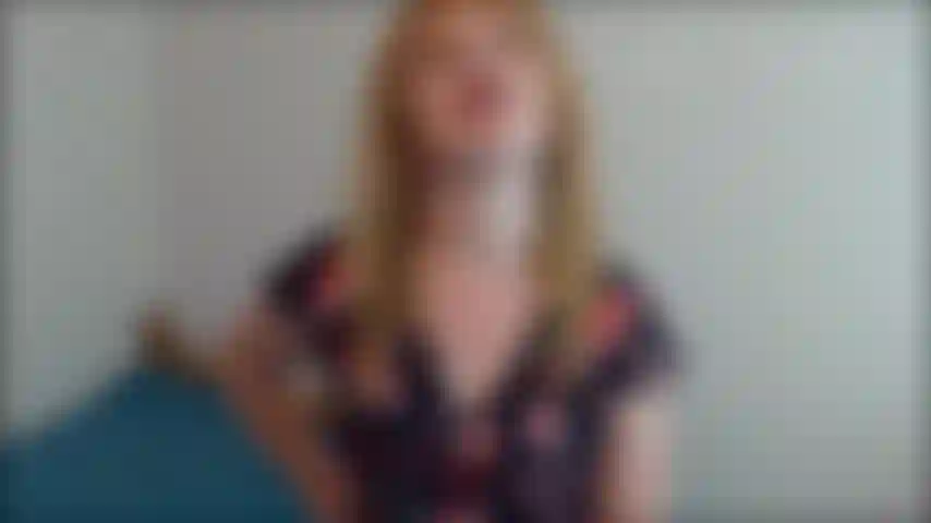 Cette fille a une bite surprise ! Nous avons eu un rendez-vous et maintenant nous sommes de retour chez toi. J'ai désespérément envie de te baiser, mais j'ai une surprise avec une belle grosse bite bien dure. Vous êtes d'abord choquée et...