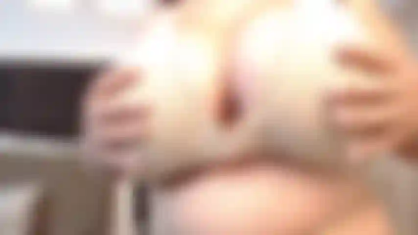Mes seins rebondissent.