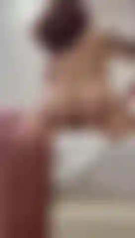 Mon cul géant chevauche cette grosse bite.