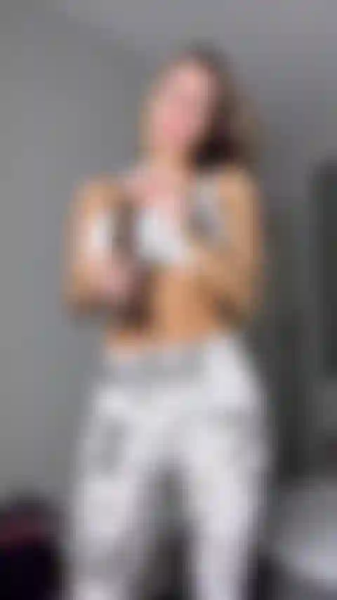 Partageant un coq noir avec mon cuck.