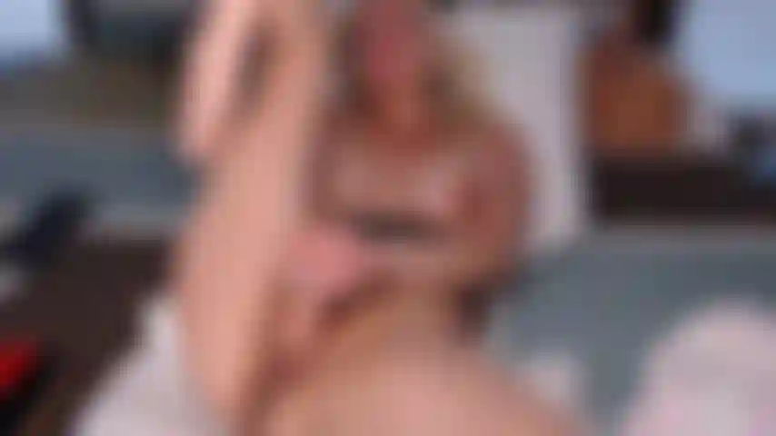 Émission privée # 4 29/05/2020 courte vidéo de moi en train de baiser ma chatte pendant que je regarde un mec mignon cam2cam ... Yummy.