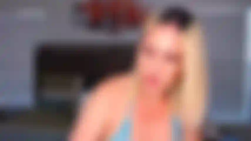 Masturbation en show privé.