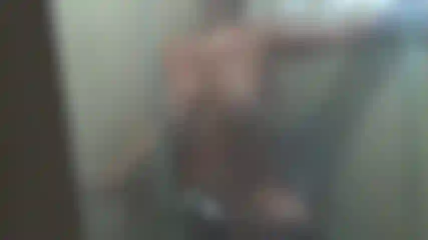 Attrape ta bite ! Vidéo du concours d'avril, attrape-moi sous la douche. Merci pour votre soutien.