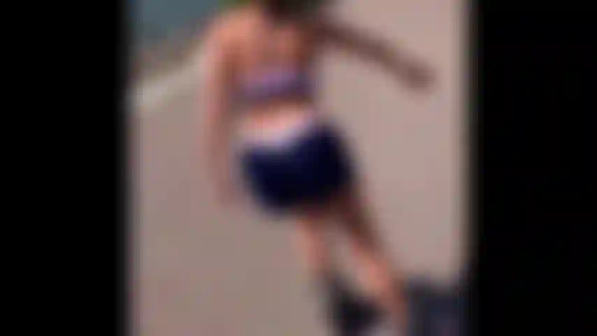 Tu as demandé et je livre. Roller de plage SexyMILFmary.