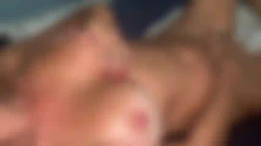 Réveille-toi dans mon lit et jouis avec moi.