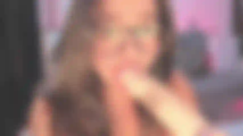 Une gorge profonde excitée.