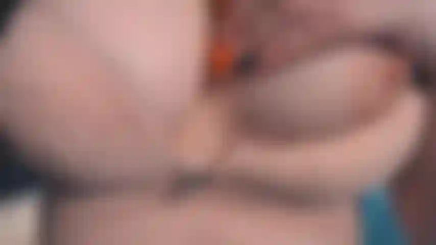 Sexy boobs_yammy mamelons durs.
