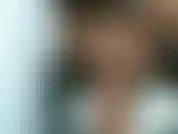 Je suis toute seule personne pour jouer avec moi. Cum regarde mes mains alors qu'elles explorent lentement mon corps. J'aime jouer avec moi-même et le transformer à notre plaisir mmmm.