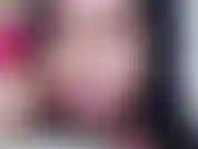 Je suis allongée ici en attendant que tu jouisses à côté de moi pour que tu puisses me mettre au lit. Je suis si seule, ne veux-tu pas jouir et me rejoindre ?