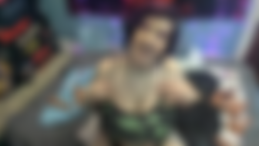 Douce et sensuelle "sois un bon garçon et éjacule dans mon cul".