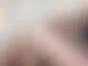 Je passe voir ta femme mais on dirait qu'elle n'est pas là... Tu essaies de me draguer. Je suis timide au début mais après avoir vu ton énorme bite je ne peux pas résister. Baise ta femme. Elle ne le saura pas.