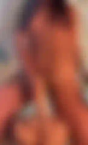 Une bite si grosse qu'elle ne peut pas entrer dans ma chatte serrée.