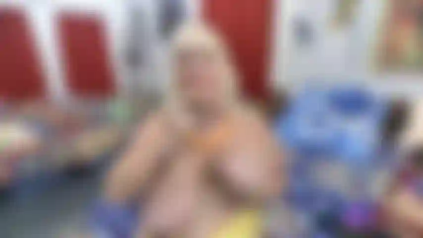 Une belle-mère qui suce ta bite et te laisse me baiser.