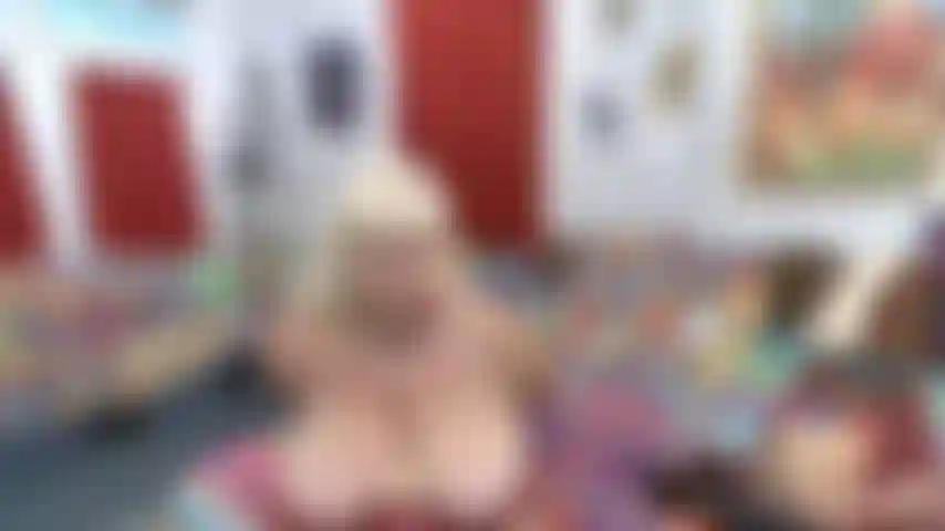 Hanging_tits_&_strokimg_long_white_toy avec ma main.