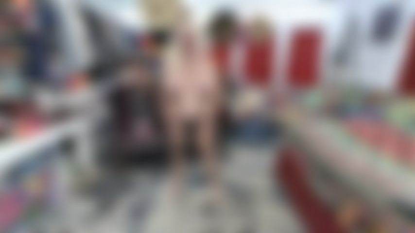 Bbc_strapon_dangling_pendant_que_j'encourage_les_hooligans_de_la_bbc--seins pendants et ventre.