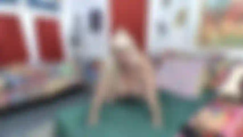 Je fais de toi un cocu pour que tu puisses nettoyer la tarte à la crème de la bbc face à la caméra sur les 4.