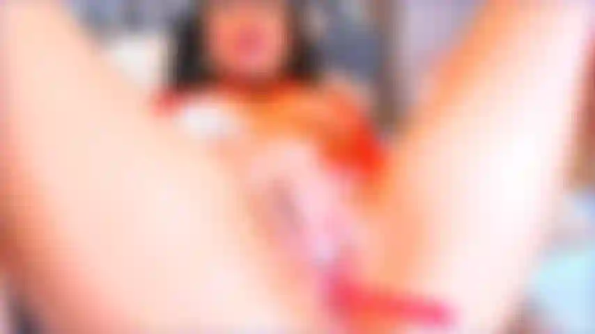 Gros plan sur une chatte humide.