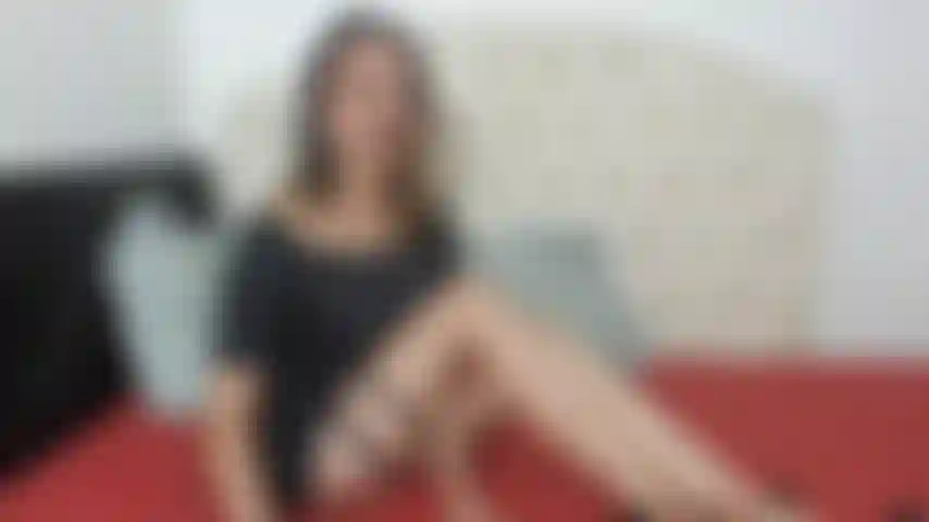 Nue en talons.