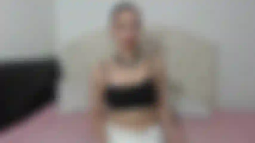 30 Fessée de beaux pieds.