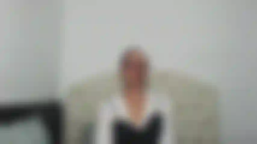 Profondément lente.