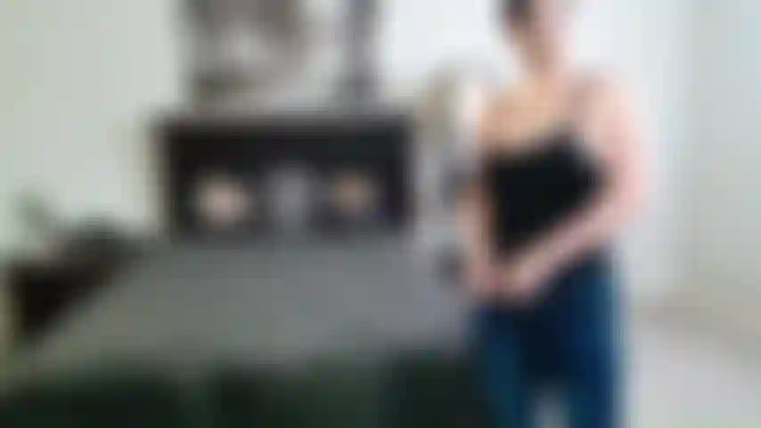 Belle-mère te surprend en portant sa culotte cei.