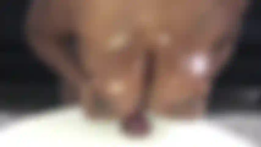 Baise-moi les nichons, viens faire des bêtises !