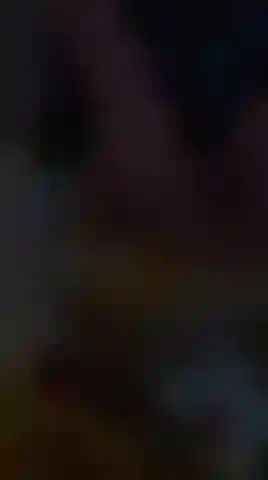 Goûte mes seins pulpeux.