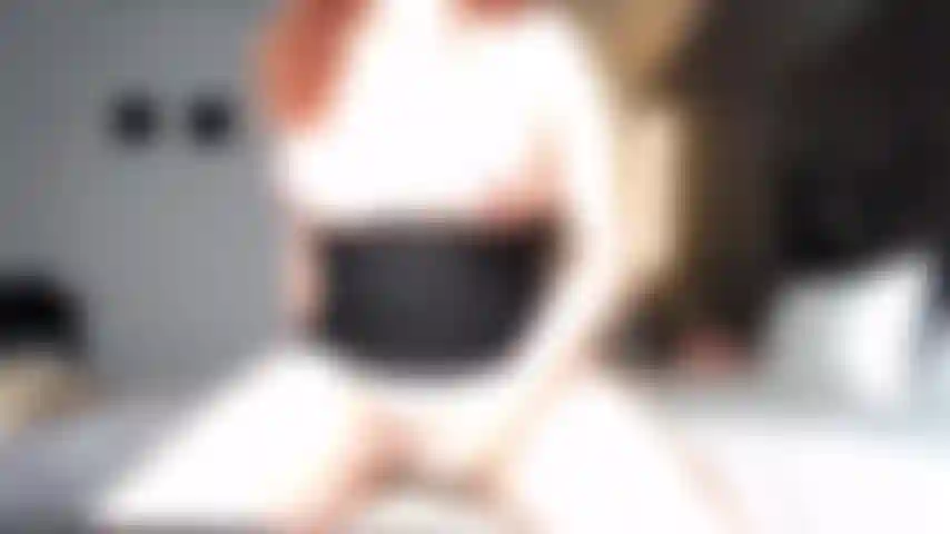 Le mari de mon meilleur ami m'a rendu visite chez moi et m'a fait jouir !