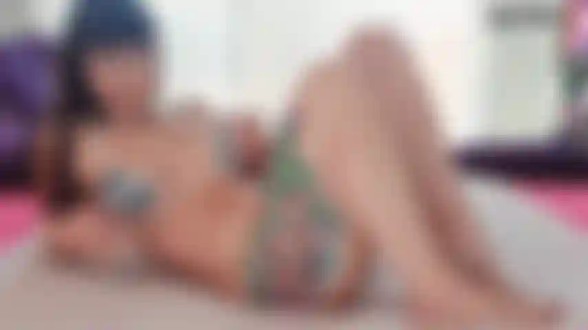 Ahegao gicle de l'huile.