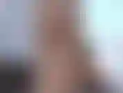 J'aime être ta salope anale personnelle alors je vais travailler mon cul pour toi. Je vais commencer par un doigt, puis un plug, puis un plus gros plug. J'ai besoin de m'étendre. Je vais ouvrir mon trou du cul crémeux pour toi.