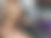 Déjà nue et j'aime mon jouet dp. La meilleure façon de faire plaisir à mes 2 trous en même temps. J'aime ça en levrette ou allongée.