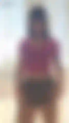 Une strip-teaseuse et une putain de machine.