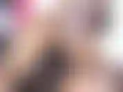 Je voulais baiser la bite de jonathan depuis si longtemps, maintenant j'en ai l'occasion et je suis tellement excitée ! Il a une énorme bite épaisse qui va m'étirer le cul jusqu'à la limite. Je parie que ça me fait presque un petit prolapsus.