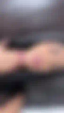 Hello honey, I leave you a hot and delicious video I hope you like it mmmmmmmm I love touching myself, it makes me very wet, enjoy my tasty pussy