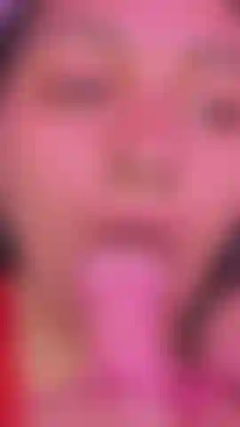 Une vibration dans mes seins.