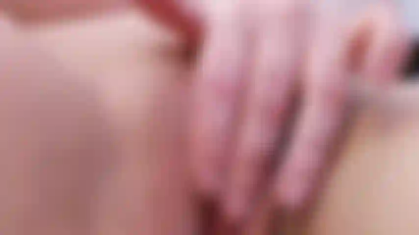 La star du porno sonja hazes se fait crémer la chatte rasée.