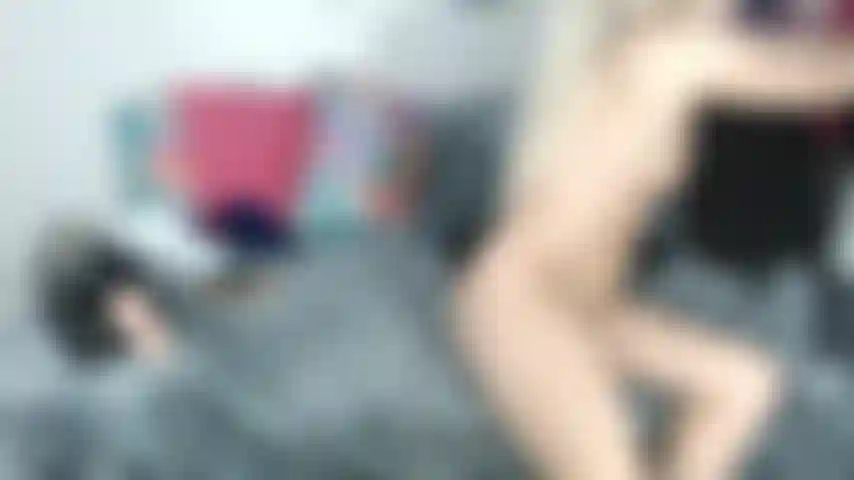 Je baise mon cul et j'essaie de péter.