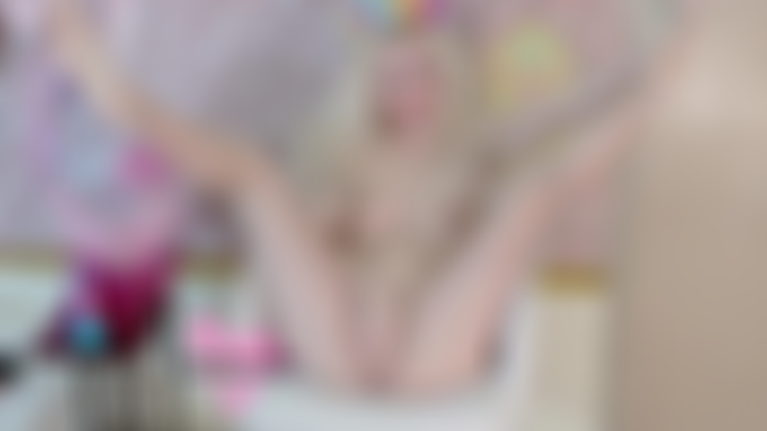 Gros gode blanc baise - sophia sinclaire se baise avec une bite de 10" ! - 4 K mp4.